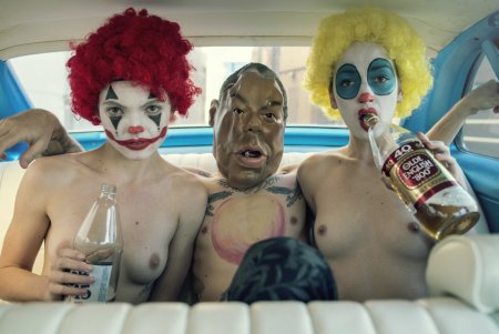 Девушка клоун