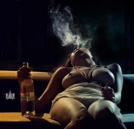 Эротическая фотосессия курящие