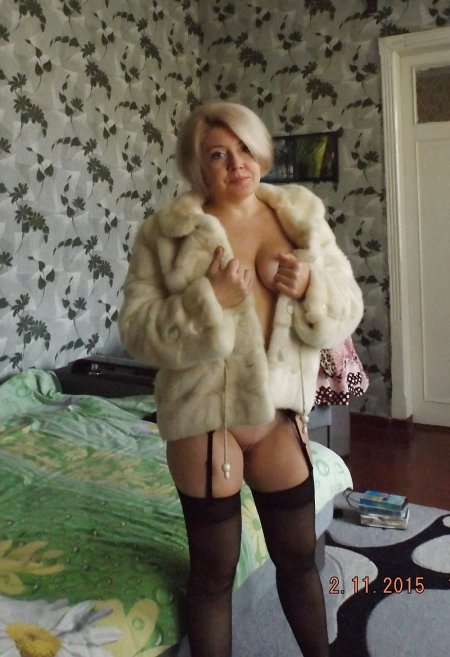 Голая жена в шубе частное