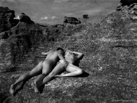 Эротическая фотосессия на природе