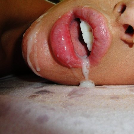 Девушки кончают в рот крупным планом