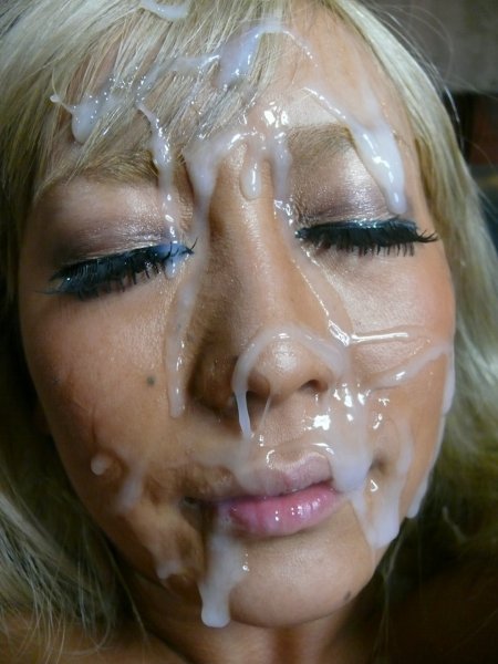 Обкончал блондинке лицо