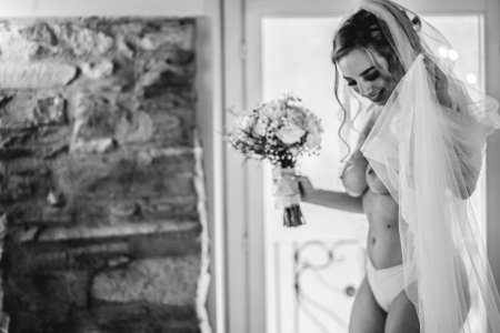 Фотосессия невесты в стиле ню