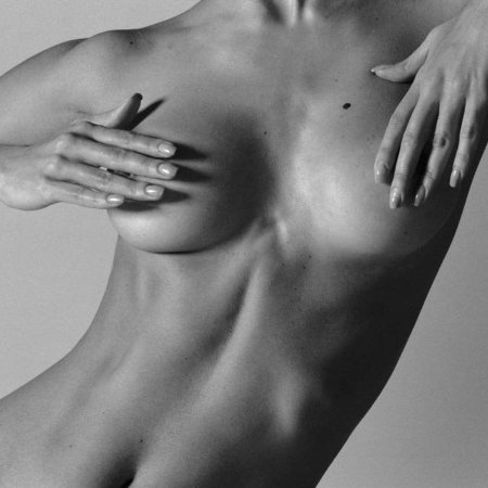 Фото красивый голый торс милфы