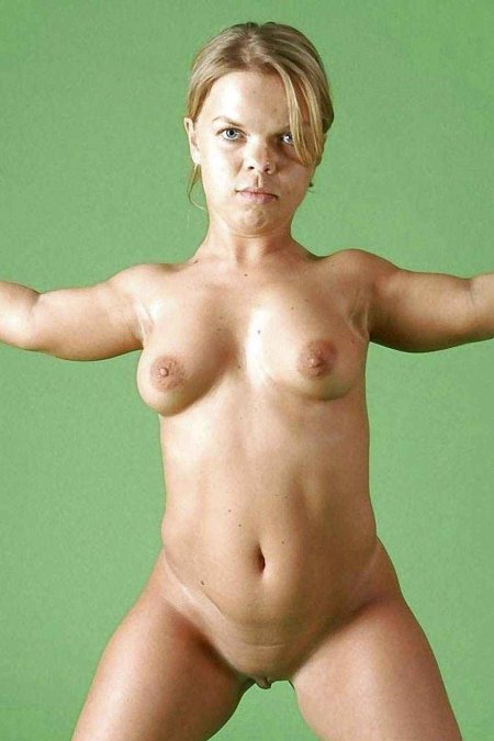 Девушки карлики без трусиков