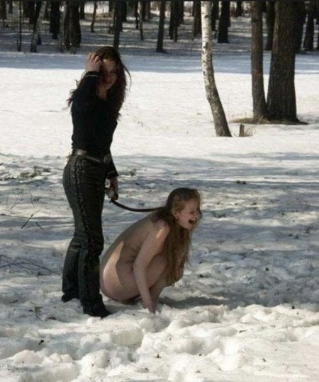 Голая зимой на снегу бдсм