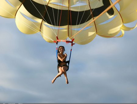 Ебля в воздухе с парашютами