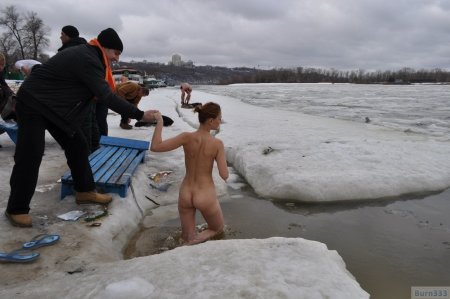 Виктория билан моржиха голышом