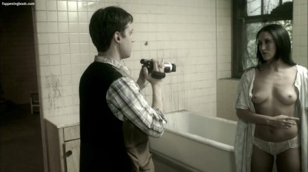 Фото голых из психбольницы