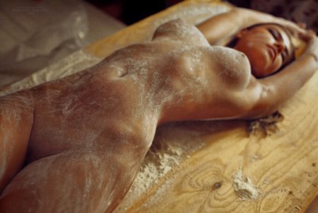 Грудь в муке