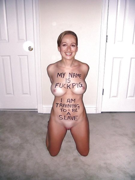 Унизительные надписи на голых