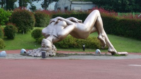 Порнографические статуи