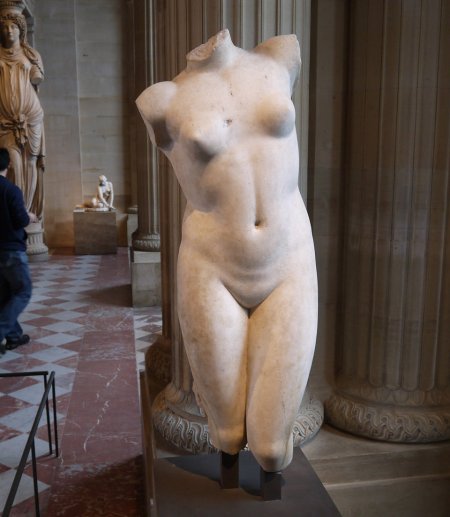 Голые мраморные скульптуры