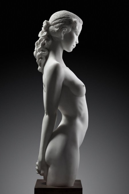 Голые женские скульптуры