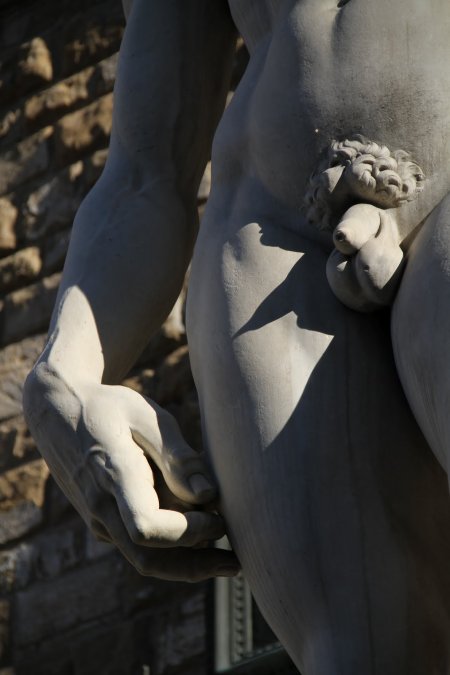 Голая статуя из Рима хентай