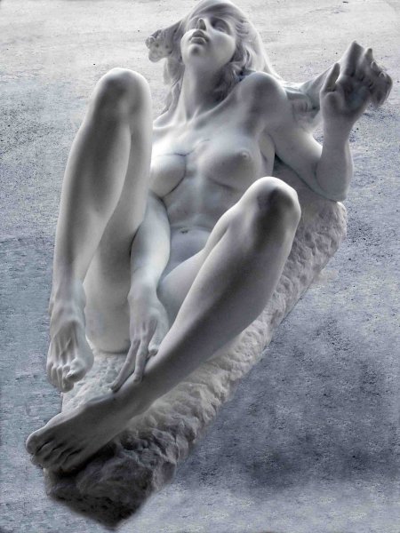 Голые мраморные скульптуры