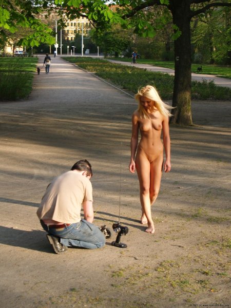 Нтлая на улице