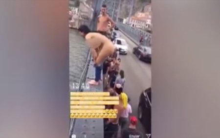 Голая прыгнула с моста