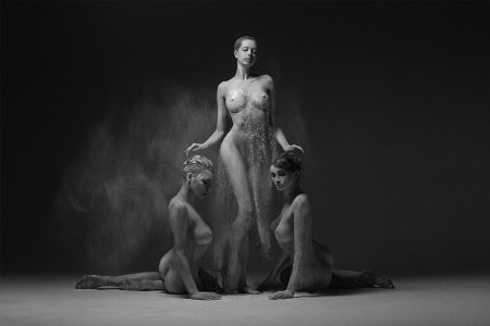 Профессиональная фотосессия в стиле ню