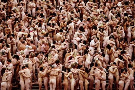 Голая массовка Spencer Tunick