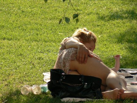 Голая женщина подглядел