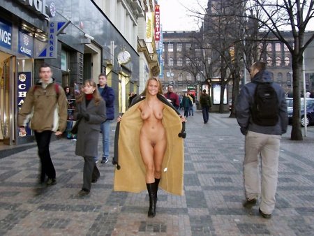 Девушки эксгибиционистки