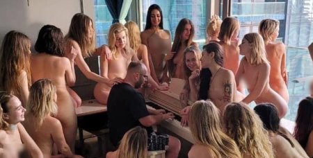 Голая фотосессия украинок в Дубае