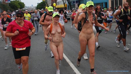 Забег студентов голышом