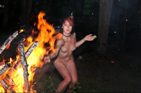 Naked BBQ image 110 Sheets! Foreign nudist barbecue erotic p