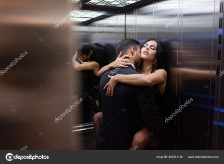 Страстная любовь в лифте