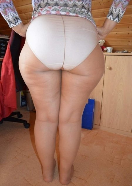 Зрелая женская задница