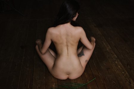 Девушки с красивой попой ню