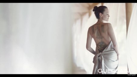 Анджелина Джоли 18