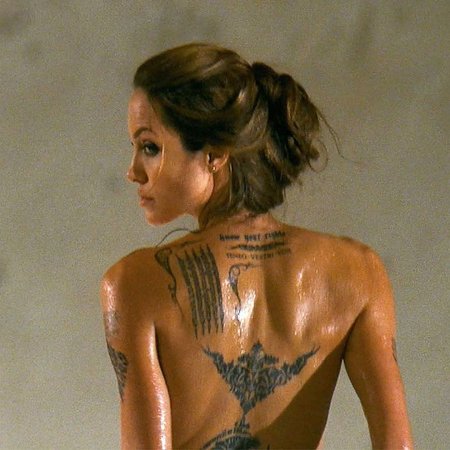 Анджелина Джоли тату детей