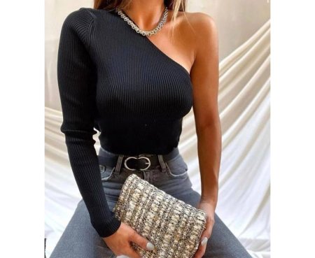 Фото ТВ Вумен в кофте