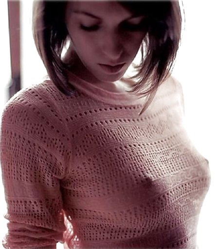 Грудь в кофте