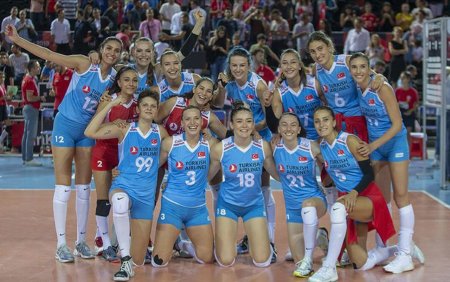 Волейболистка Zehra gunes