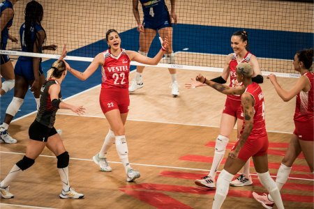 Турецкая команда по волейболу женская