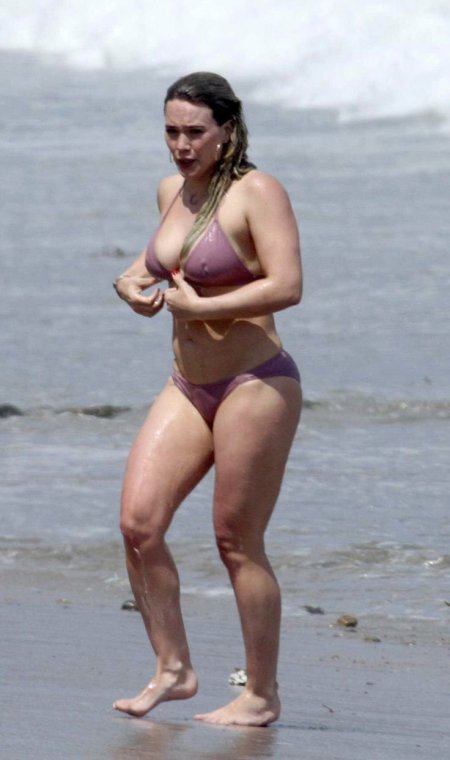 Hayley Atwell в купальнике