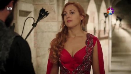 Хюррем Султан в Красном платье