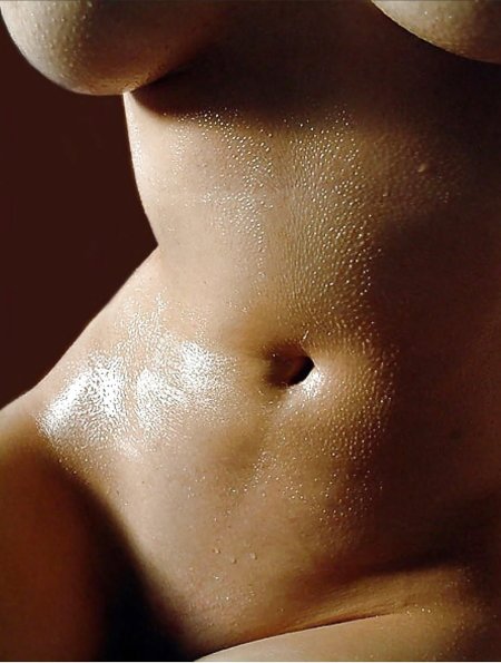 Красивые голые женские животики