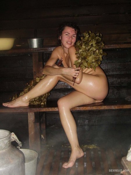 Голые девки в бане частное