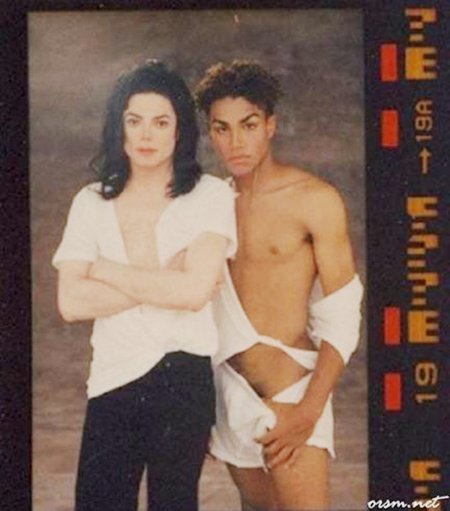 Майкл Джексон голый