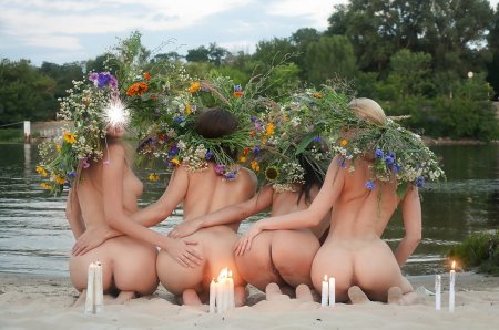 Праздник Ивана Купалы голышом