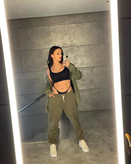 Певица Karna.Val