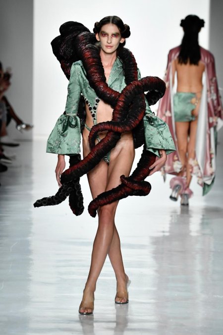 Необычная одежда для женщин