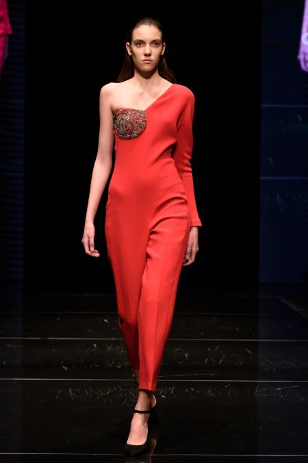 Кто выпускает вещи высокой моды