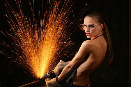 Девушка в Кузне