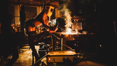 Сварка девушка