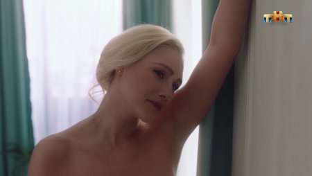 Блондинка из сериала на ТНТ
